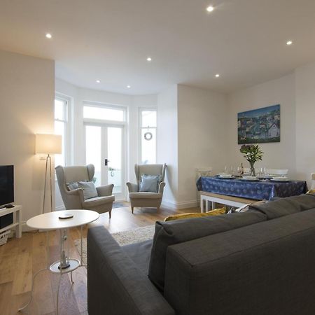 Sea Legs - 2 Bedroom Apartment - Tenby Ngoại thất bức ảnh