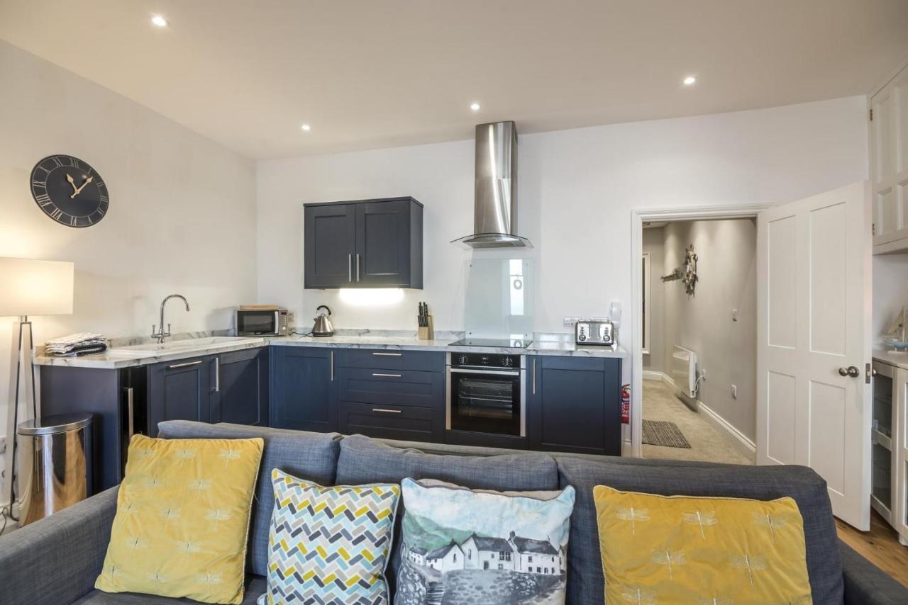 Sea Legs - 2 Bedroom Apartment - Tenby Ngoại thất bức ảnh