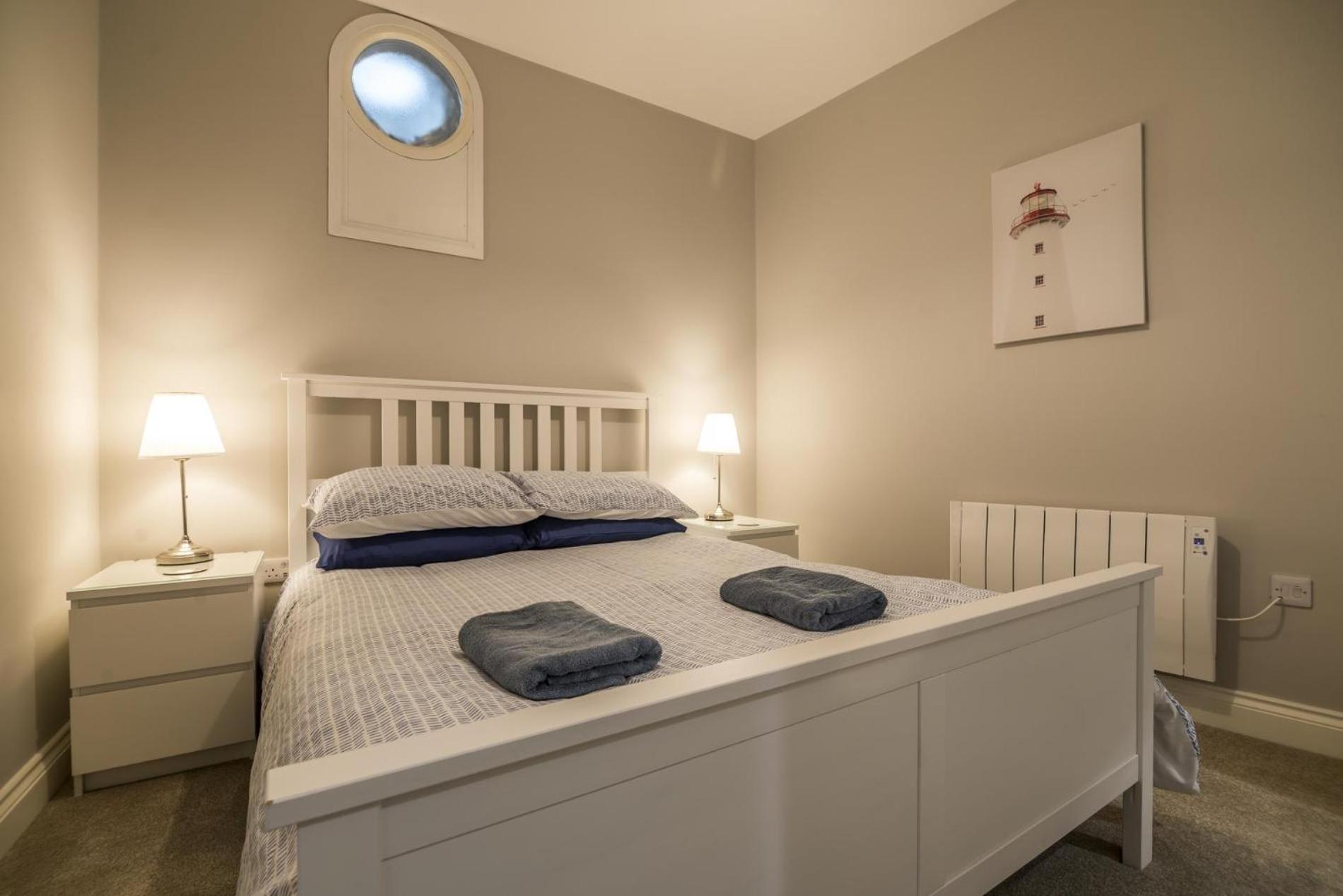 Sea Legs - 2 Bedroom Apartment - Tenby Ngoại thất bức ảnh
