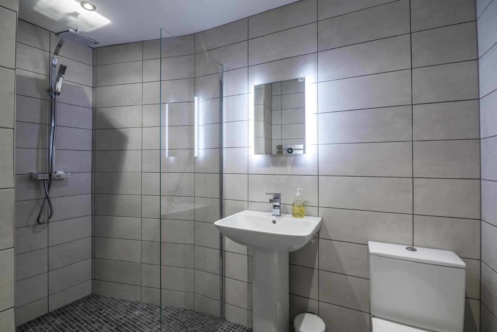 Sea Legs - 2 Bedroom Apartment - Tenby Ngoại thất bức ảnh