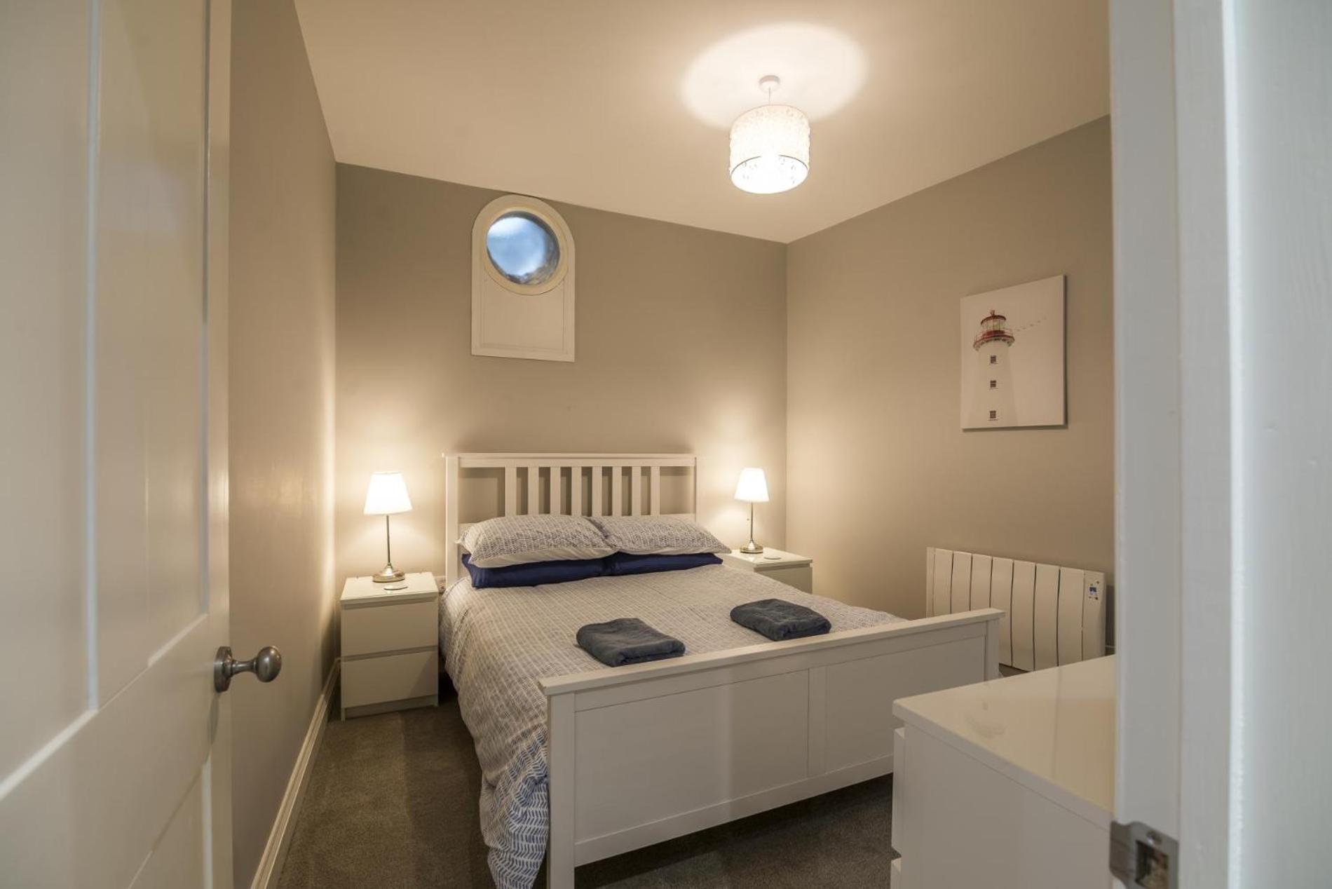 Sea Legs - 2 Bedroom Apartment - Tenby Ngoại thất bức ảnh